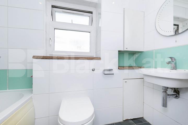 Split level Maisonette in a hard to beat location in between Angel & Kings Cross Wynford Road, Angel / Kings Cross